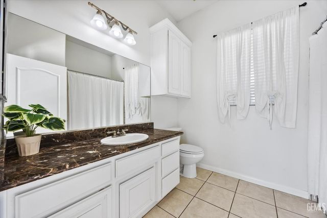 15100 Dobbs Avenue, Bakersfield, CA 93314