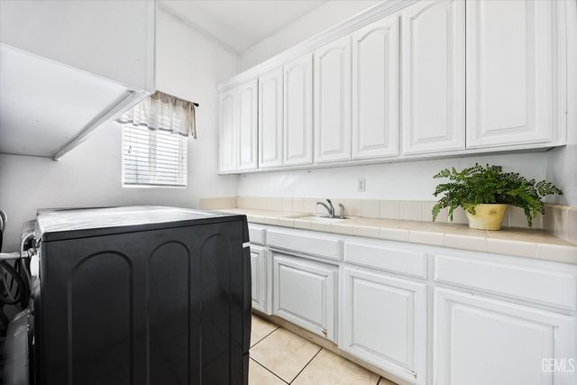 15100 Dobbs Avenue, Bakersfield, CA 93314