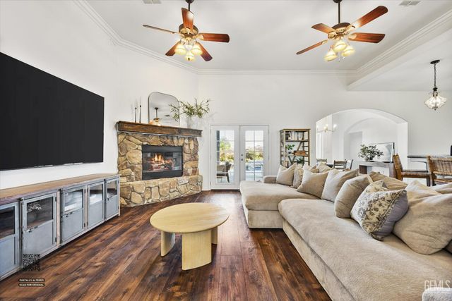 15100 Dobbs Avenue, Bakersfield, CA 93314