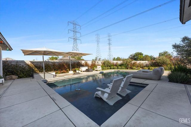 15100 Dobbs Avenue, Bakersfield, CA 93314