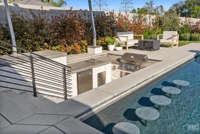 15100 Dobbs Avenue, Bakersfield, CA 93314