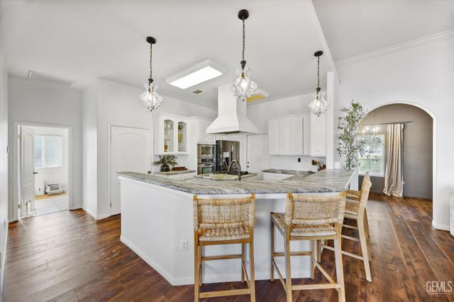 15100 Dobbs Avenue, Bakersfield, CA 93314