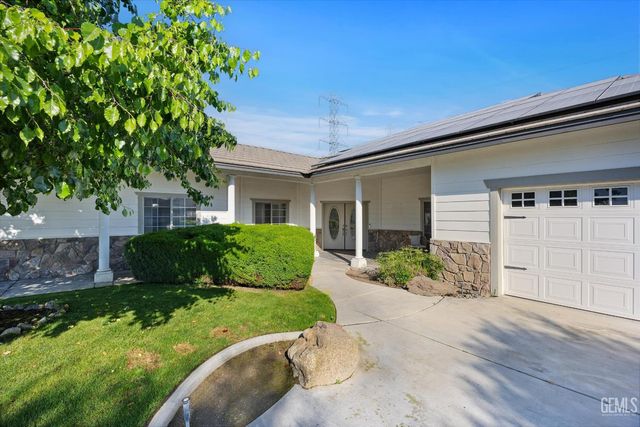 15100 Dobbs Avenue, Bakersfield, CA 93314