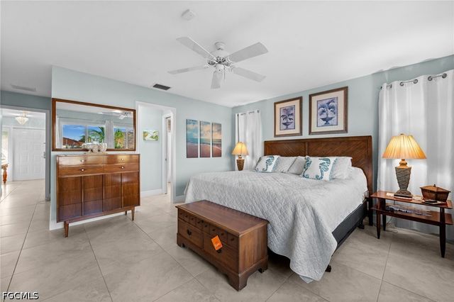 2498 Sapodilla LN, St James City, FL 33956
