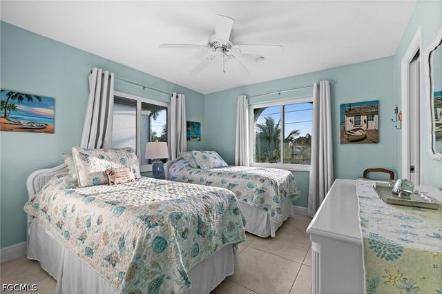 2498 Sapodilla LN, St James City, FL 33956