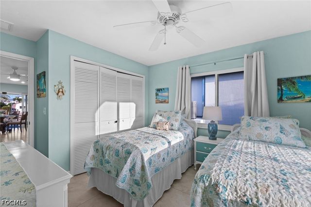 2498 Sapodilla LN, St James City, FL 33956