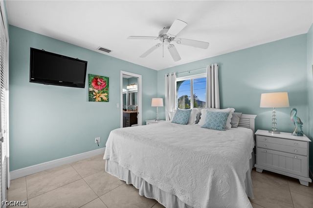 2498 Sapodilla LN, St James City, FL 33956