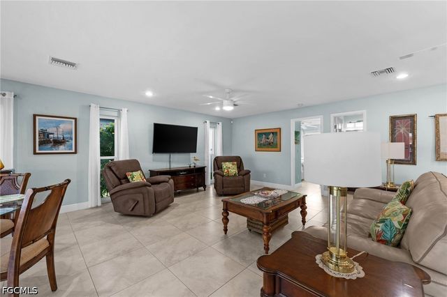 2498 Sapodilla LN, St James City, FL 33956