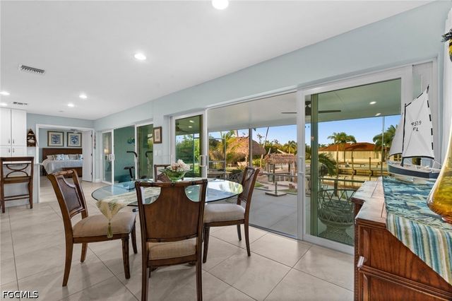 2498 Sapodilla LN, St James City, FL 33956