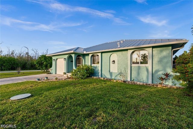 2498 Sapodilla LN, St James City, FL 33956