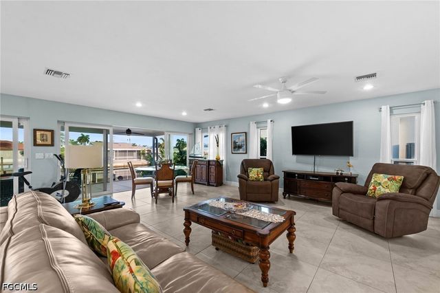 2498 Sapodilla LN, St James City, FL 33956