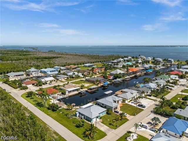 2498 Sapodilla LN, St James City, FL 33956