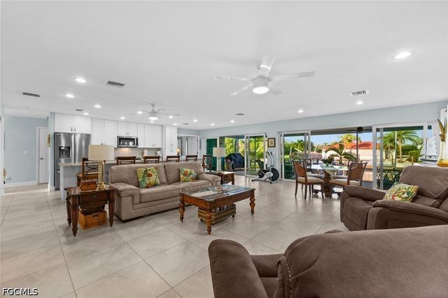 2498 Sapodilla LN, St James City, FL 33956