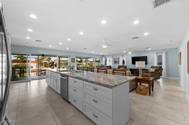 2498 Sapodilla LN, St James City, FL 33956