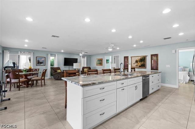 2498 Sapodilla LN, St James City, FL 33956
