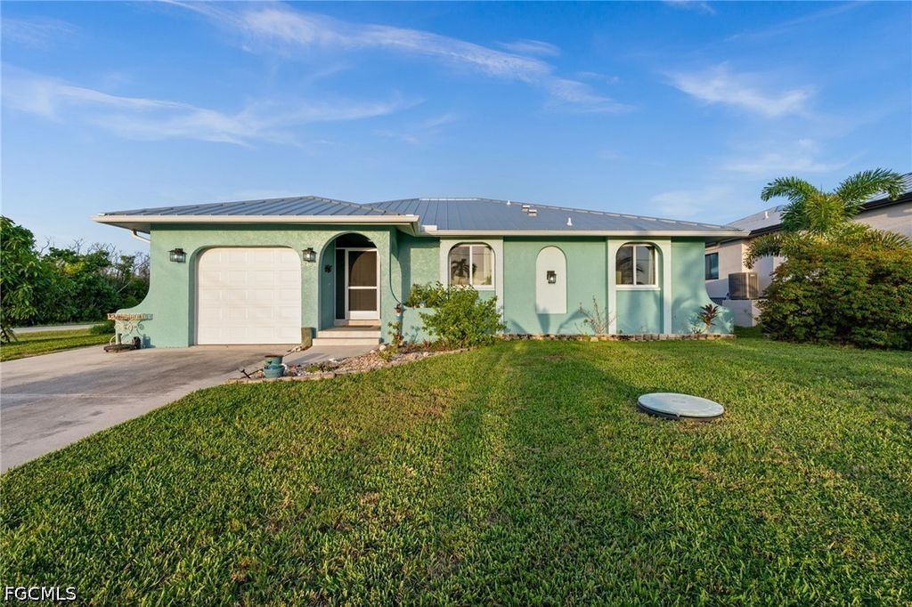 2498 Sapodilla LN, St James City, FL 33956