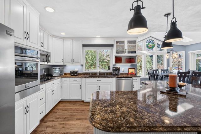 4124 N WEDGEWOOD DRIVE, Appleton, WI 54913