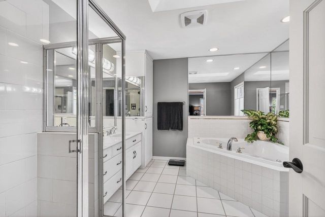 4124 N WEDGEWOOD DRIVE, Appleton, WI 54913