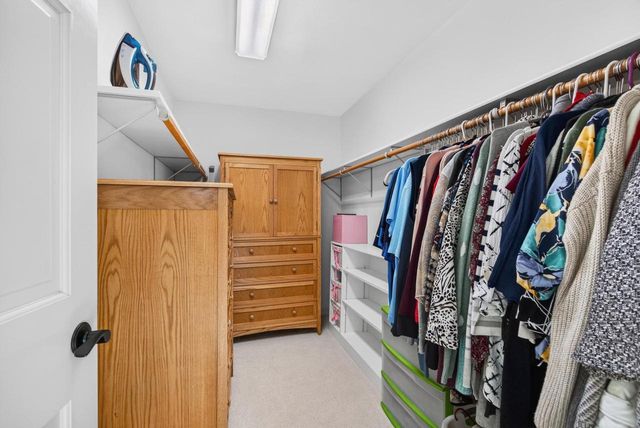 4124 N WEDGEWOOD DRIVE, Appleton, WI 54913