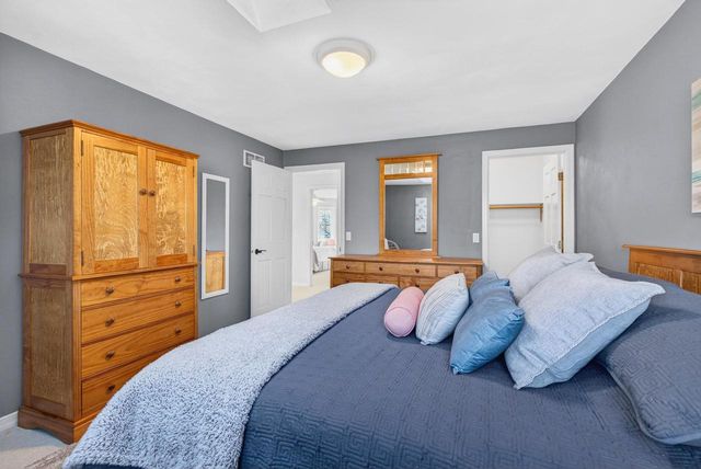 4124 N WEDGEWOOD DRIVE, Appleton, WI 54913