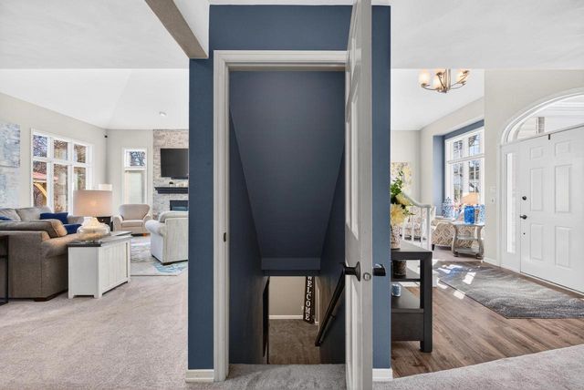 4124 N WEDGEWOOD DRIVE, Appleton, WI 54913