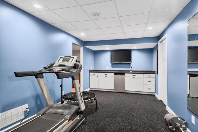 4124 N WEDGEWOOD DRIVE, Appleton, WI 54913