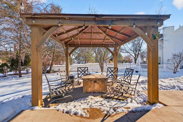 4124 N WEDGEWOOD DRIVE, Appleton, WI 54913