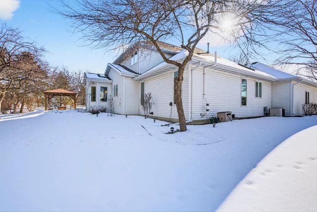 4124 N WEDGEWOOD DRIVE, Appleton, WI 54913