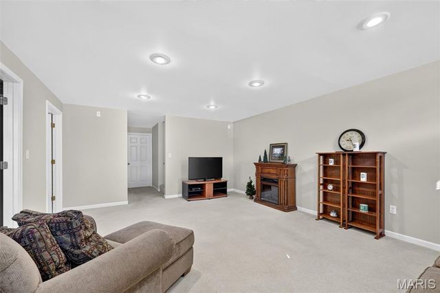 351 Briar Creek Court, St Charles, MO 63304