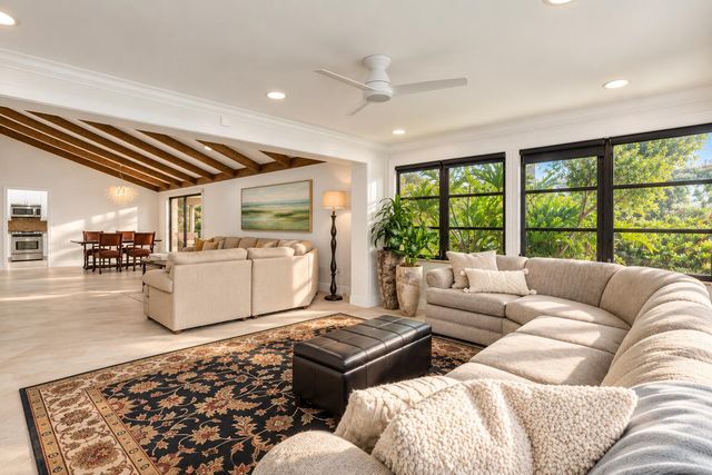 23 Estate Drive, Boynton Beach, FL 33436