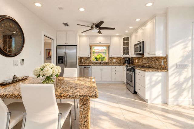 23 Estate Drive, Boynton Beach, FL 33436