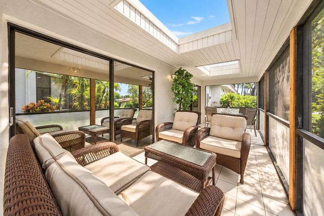 23 Estate Drive, Boynton Beach, FL 33436