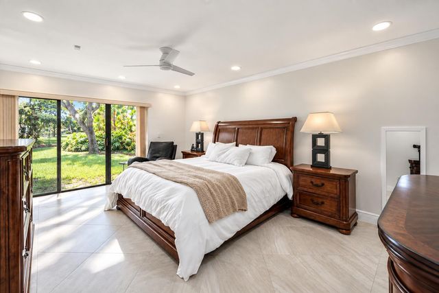 23 Estate Drive, Boynton Beach, FL 33436