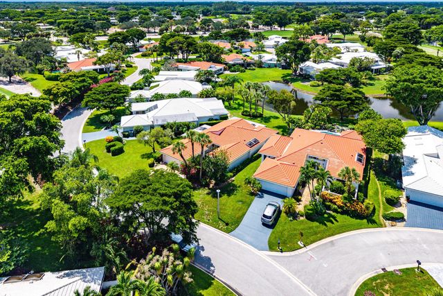 23 Estate Drive, Boynton Beach, FL 33436