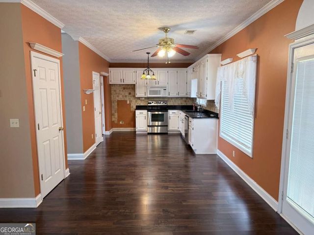 209 Ashley Drive, Mcdonough, GA 30252