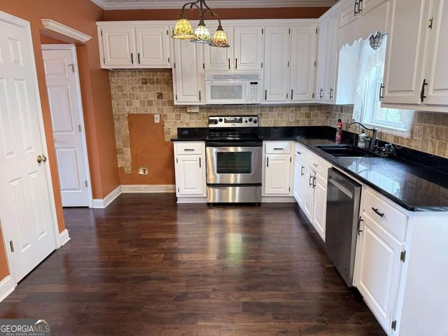209 Ashley Drive, Mcdonough, GA 30252