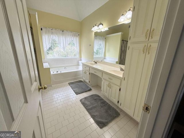 209 Ashley Drive, Mcdonough, GA 30252