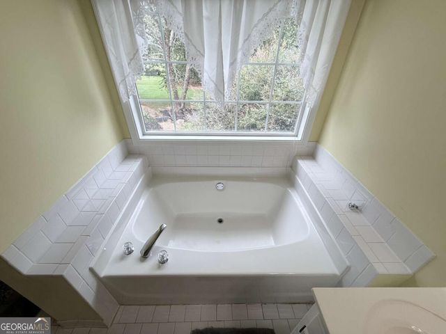 209 Ashley Drive, Mcdonough, GA 30252