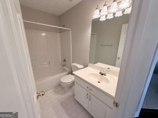 209 Ashley Drive, Mcdonough, GA 30252