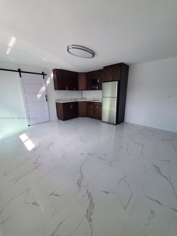 920 SE 8th St 1, Hialeah, FL 33010