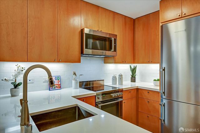 60 Ora Way 105H, San Francisco, CA 94131