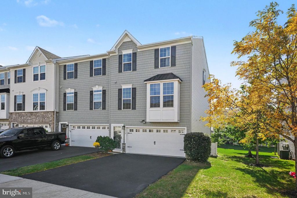 312 PIN OAK LN, PERKASIE, PA 18944 — photo 2