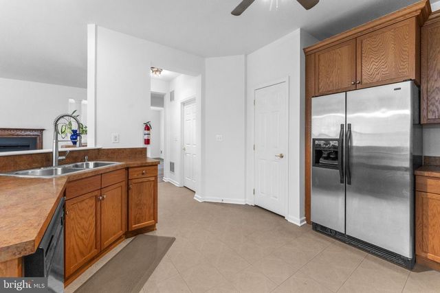 4 BRAKEMAN CT, Hightstown, NJ 08520