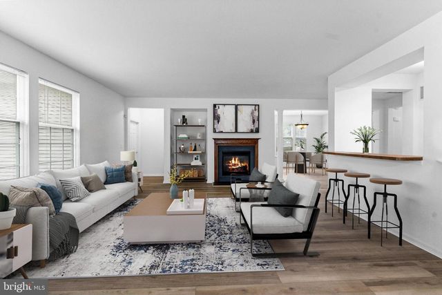 4 BRAKEMAN CT, Hightstown, NJ 08520