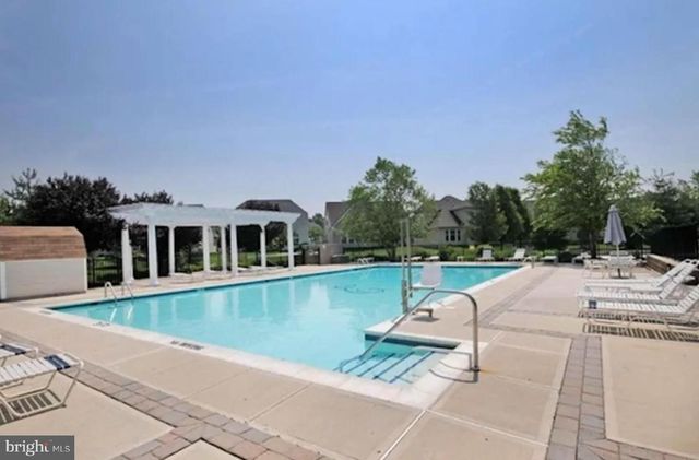 4 BRAKEMAN CT, Hightstown, NJ 08520