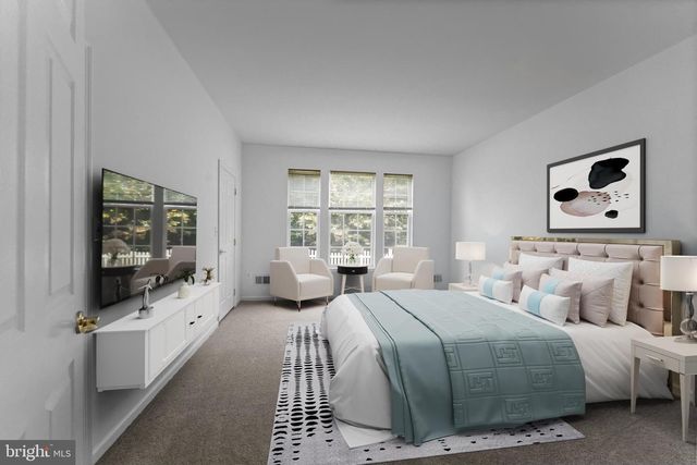 4 BRAKEMAN CT, Hightstown, NJ 08520