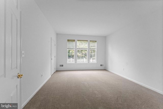 4 BRAKEMAN CT, Hightstown, NJ 08520