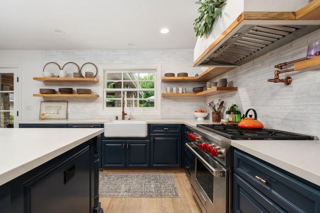 7550 N Spy Glass Avenue, Fresno, CA 93711