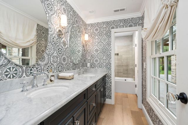 7550 N Spy Glass Avenue, Fresno, CA 93711