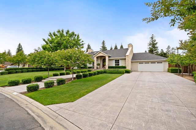 7550 N Spy Glass Avenue, Fresno, CA 93711